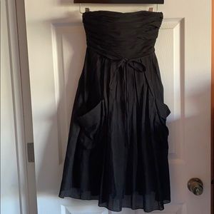 Women’s black sleeveless dress